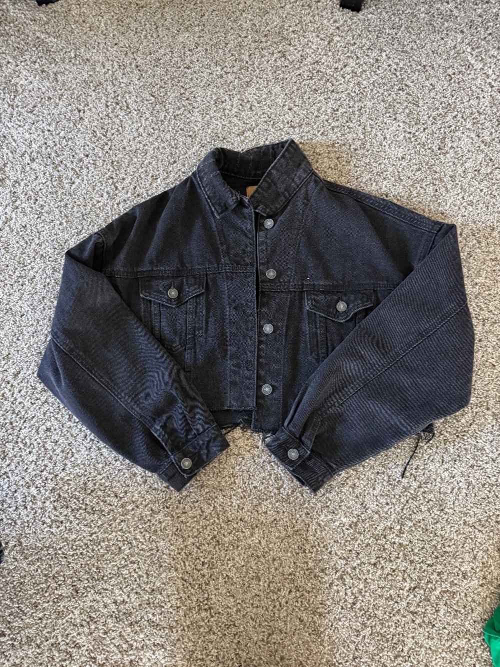 Black denim cropped jean jacket Medium